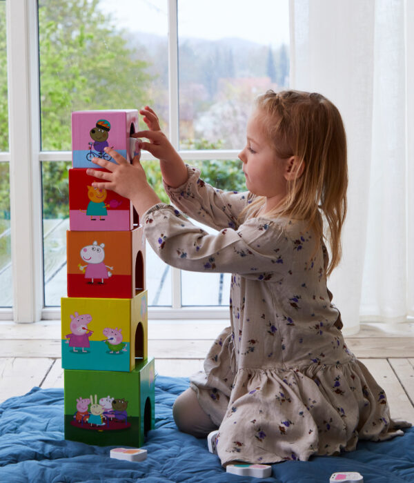 Jucarii Peppa Pig - Turn de construit cu figurine de lemn Peppa Pig - Barbo Toys