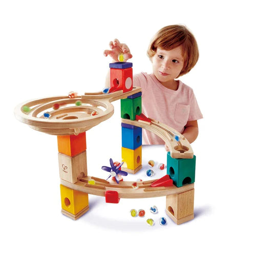 Traseu cu bile din lemn - HAPE Quadrilla - Marble run race to the finish