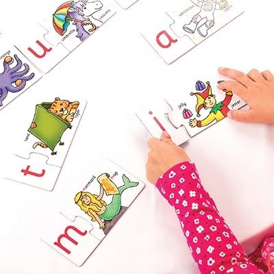 Joc Educativ - Puzzle In Limba Engleza Invata Alfabetul Prin Asociere Alphabet Match