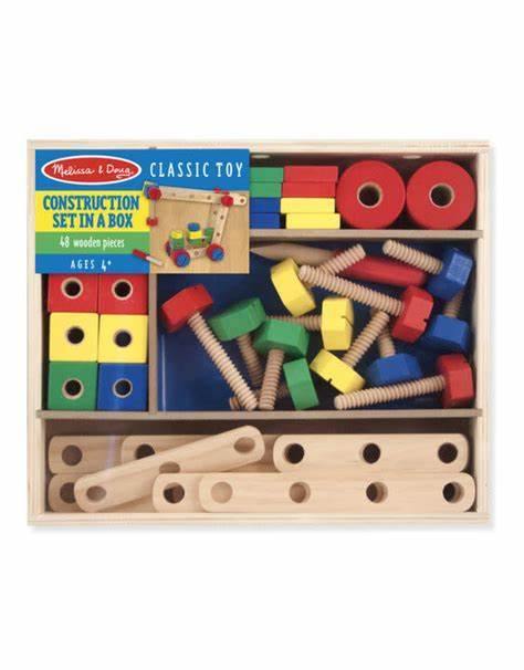 Set din lemn de construit cu suruburi Melissa and Doug - www.copilarestiromania.com